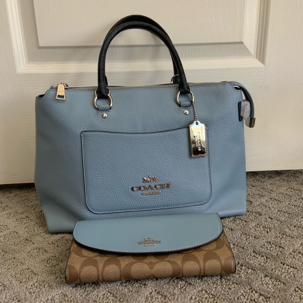 BNWOT Coach leather purse and wallet.